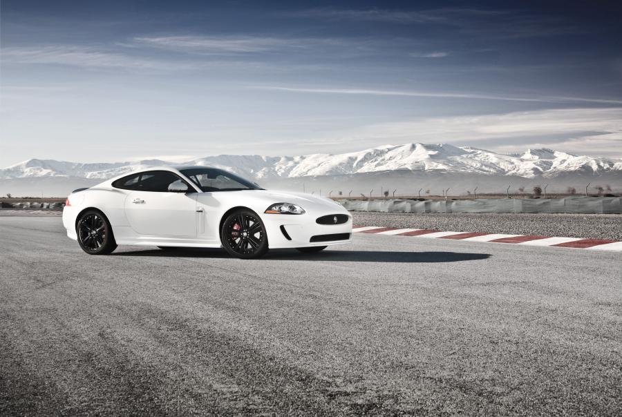  Jaguar XKR Black Pack 2010 года  (фото 12 из 23)
